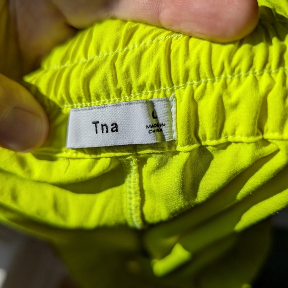 Aritiza Tna Women's Shorts Neon Yellow Size Large Athletic Running - Picture 8 of 10